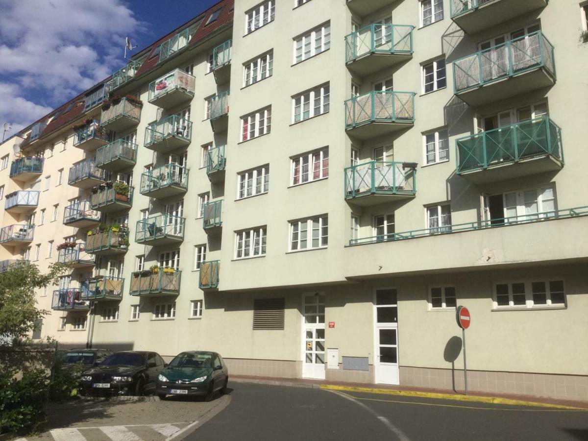 Sunny Two-Story Apartment Kyje - Prague — Photos 2